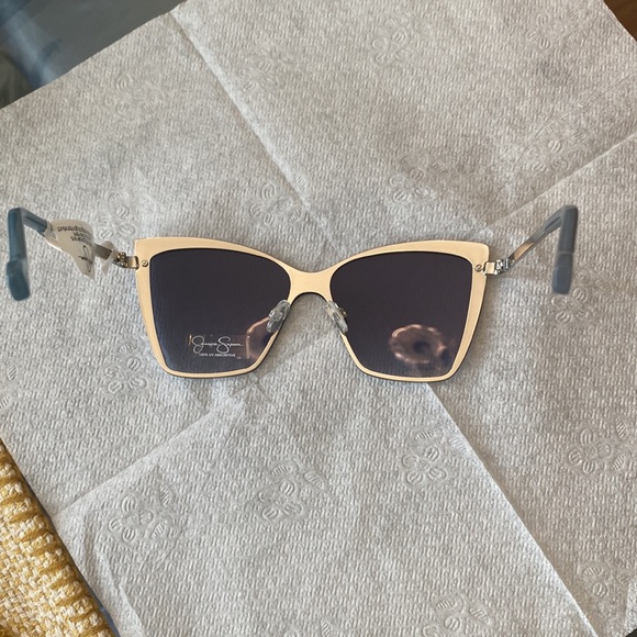 Jessica Simpson women’s sunglasses - Picture 7 of 10